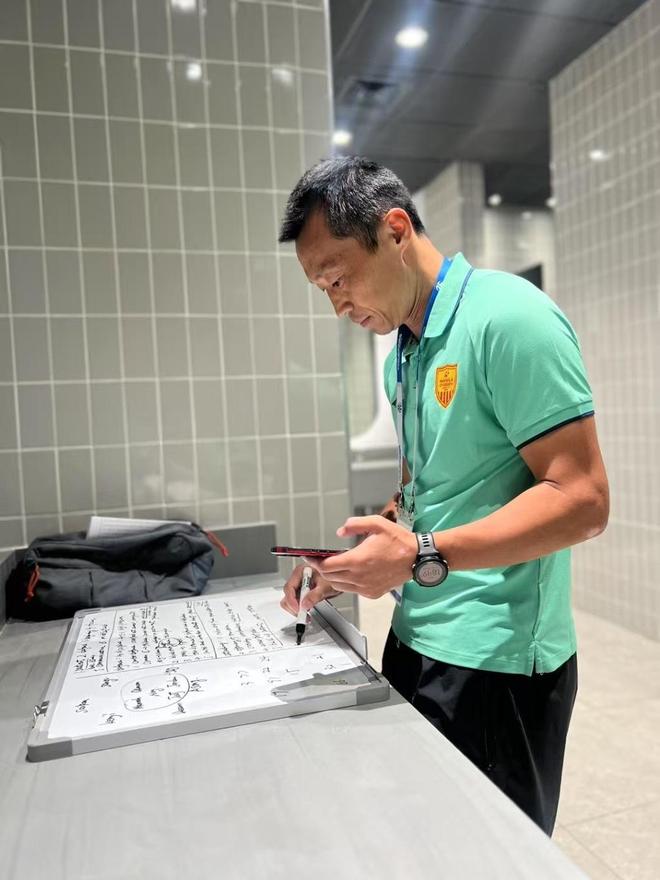 山东小伙菲律宾执教,率“草根球队”闯进亚冠